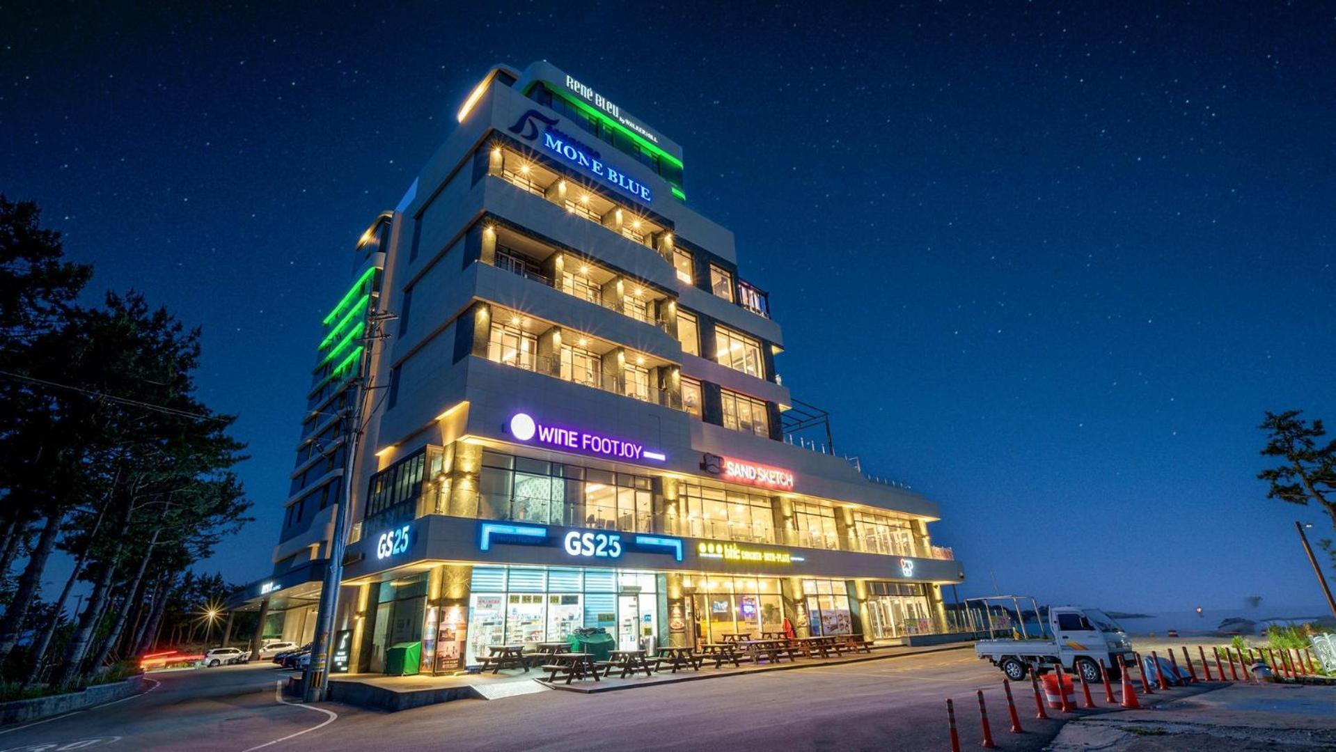 Goseong Moneblue Pension Exterior photo